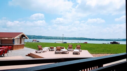 Arrowwood Resort at Cedar Shore
