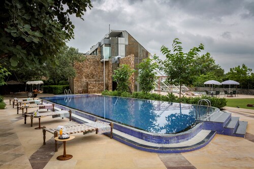 Mana Hotel