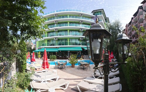 L&B Hotel