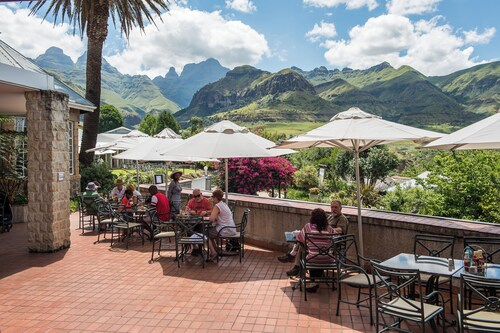 Cathedral Peak Hotel