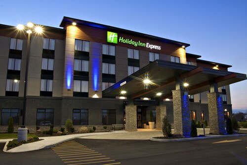 Holiday Inn Express Pembroke, an IHG Hotel