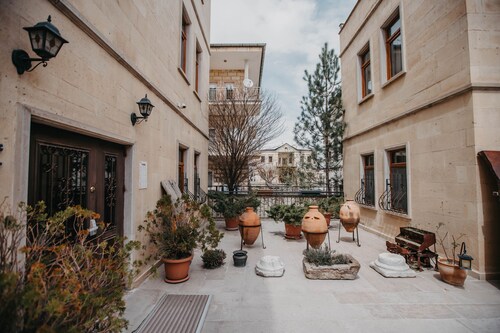 Royal Stone Houses - Goreme