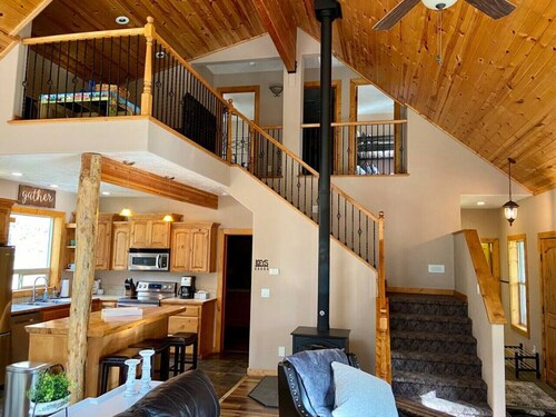 Mountain Retreat    .
