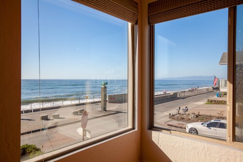 Beachfront Ocean Views 20 mins to San Francisco! (Neptune 3)