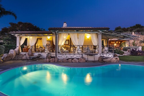 Luxury Villa SALINA Front Beach