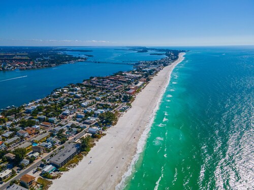 SURFS UP - UP STAIRS UNIT