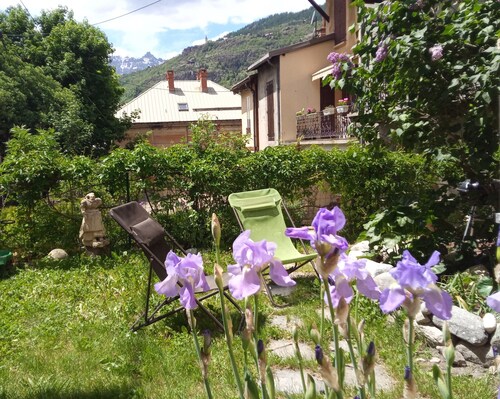 4* family apartment, terrace, garden and fireplace
