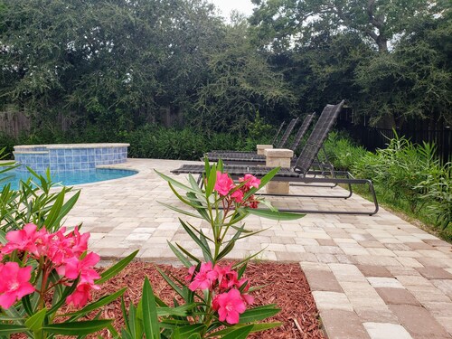 Ocean Pearl - Lovely Home, Pool & Heated Spa, Near the Beach & Intracoastal