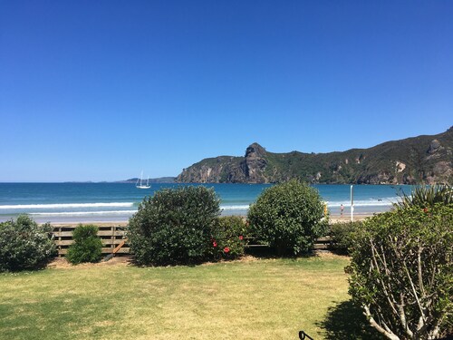 Big Beachfront Bach- the Surf Chalet