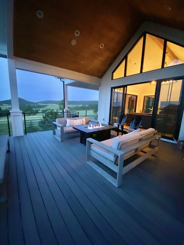 Dreamy Mountain Escape