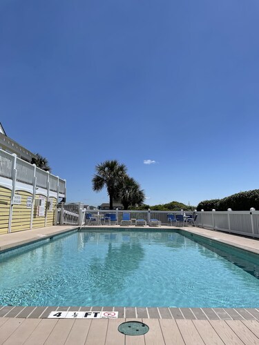 Spacious family home with private beachfront pool and clubhouse