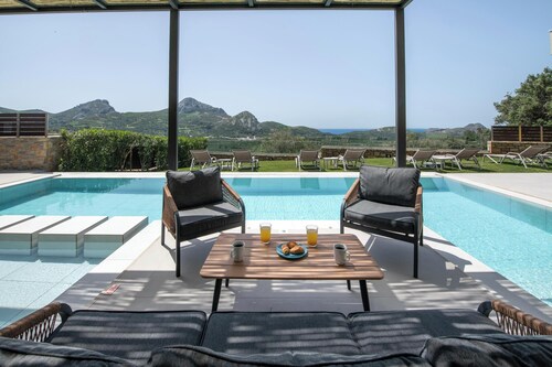 Porti Aphrodite 1 - A Stylish Eco Villa near beaches