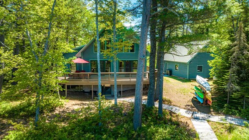 Four Season Retreat in Beautiful Bete Grise