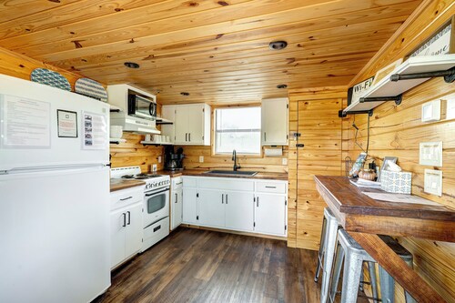 Nueces Riverfront Treehouse