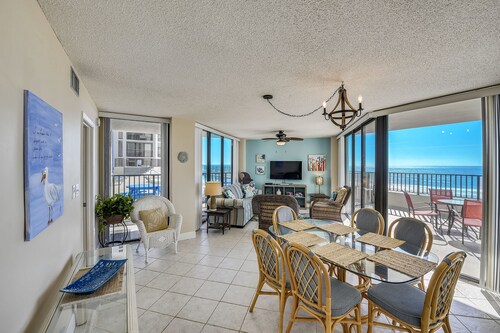 AquaVista by Book That Condo