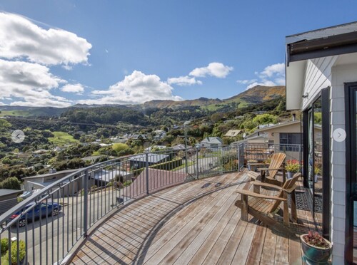 Le Bach - Sun drenched north facing deck, Harbour views & Free Wifi