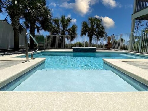 Cape San Blas gulf front, heated pool, gear, pet friendly, pvt beach access
