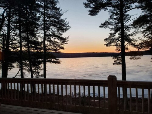 Peaceful retreat Flanders Pond near Schoodic Scenic Byway & Acadia National Park