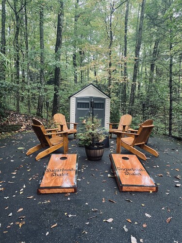 Home away from home with private hot tub, golf cart and more!!