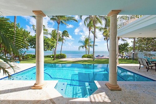 Tatenda: Estate Villa w/Private Pool, Balcony Suites, Paddle Boards & Snorkeling