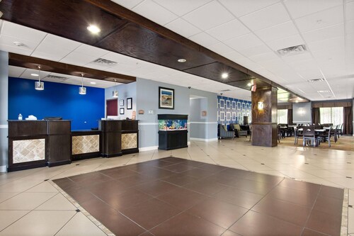 Portland Inn & Suites