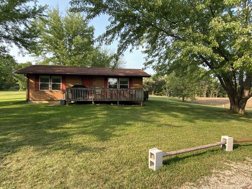 HIDE AWAY RETREAT - RATHBUN LAKE IS 300+/- YARDS AWAY... FISH, HUNT, RELAX....