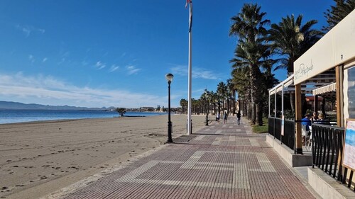 The Hideaway 2 Bed Poolside Groundfloor Bungalow On Albatros Full AC, Fast WiFi