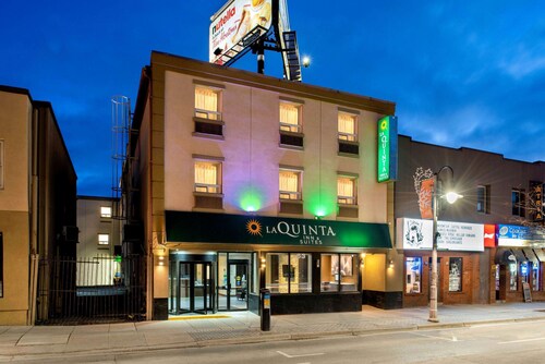 La Quinta Inn & Suites by Wyndham Oshawa