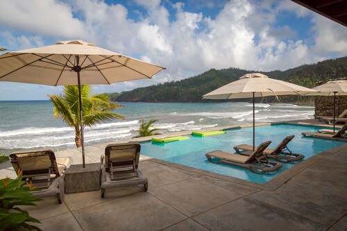 Pagua Bay House Oceanfront Cabanas