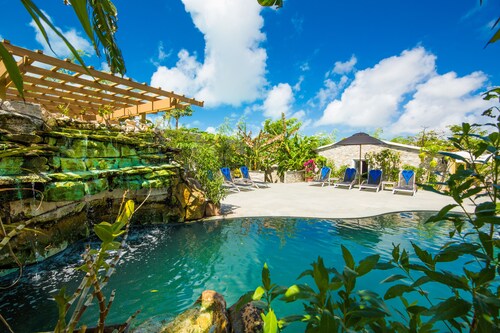 Kokomo Botanical Resort - Caribbean Family Cottages