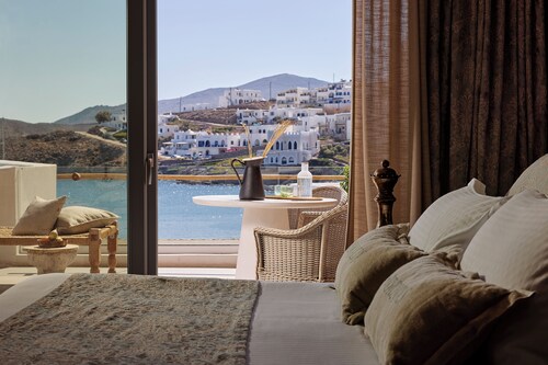 Kythnos Bay Hotel