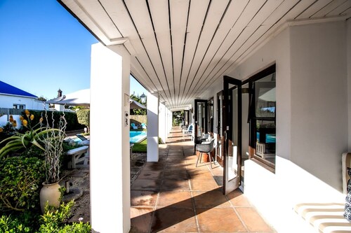 Sixteen Guest House on Main