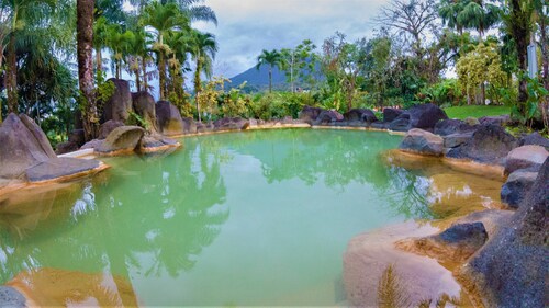 Arenal Paraíso Resort & Thermo Mineral Hot Springs