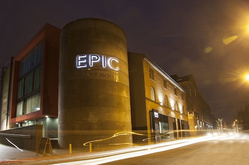 EPIC Apartments Seel Street