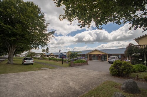 Antonio Mews Motel