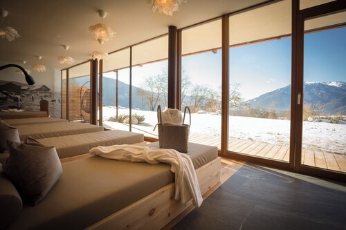 Ferienwohnung "Leierhof Wicky" mit Bergblick, WLAN, Balkon & Garten