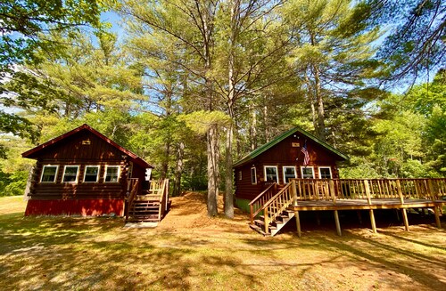 Moose's Lair 1 Bed/1 Bath Charming Rustic Log Cabin