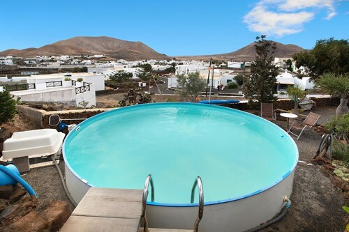 Holiday Home Casa Caldereta with Mountain View, Pool, Wi-Fi & Terrace
