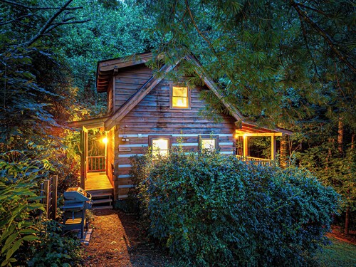 Porch Swing, Jacuzzi Tub, Wi-Fi, Dogs ok, near NP