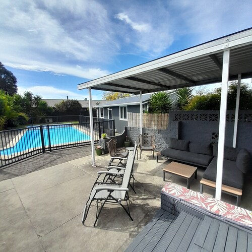 Small house with pool access close to Ohope Beach and riverside walk.