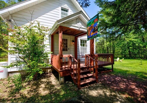 Lake Escape- Cozy 4 bedroom retreat in Lake George