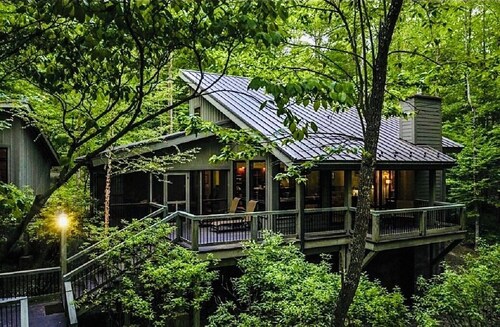 The Tree House in the heart of the New River Gorge National Park