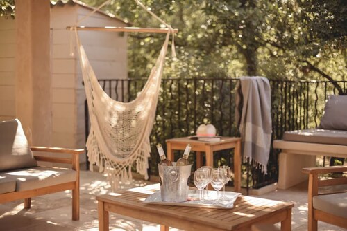 LES HAUTS DE DIANE - Bastide au calme avec vue et piscine Var annimaux acceptés