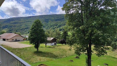 APPARTEMENT LELEXINE AVEC BALCON  AU PIED DES PISTES SANS VIS A VIS