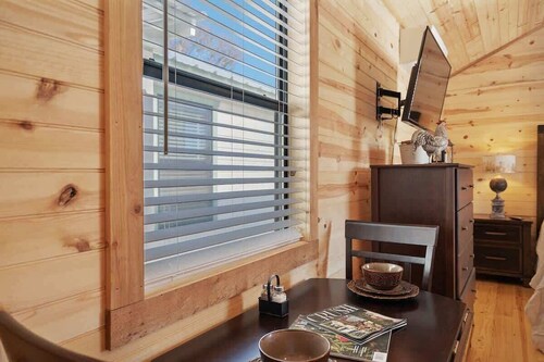 Gorgeous Cabin on Main by PWM