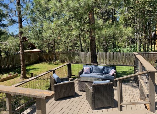 Bearadise - Pet friendly - Walk to Downtown McCall - Hot Tub - WiFi - Sleeps 10
