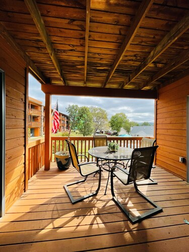 Family Owned Walk in Condo with Balcony -ramp access#6