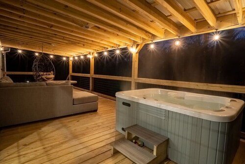 Pisgah Retreat w/ Hot Tub & Private River Access