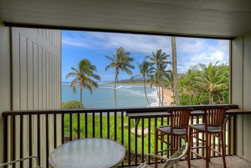 Oceanfront Wailua Bayview 203