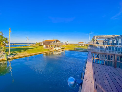 Island Tyme- Canal Waterfront Paradise with Sunset View!